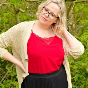 caraco dentelle rouge Taina