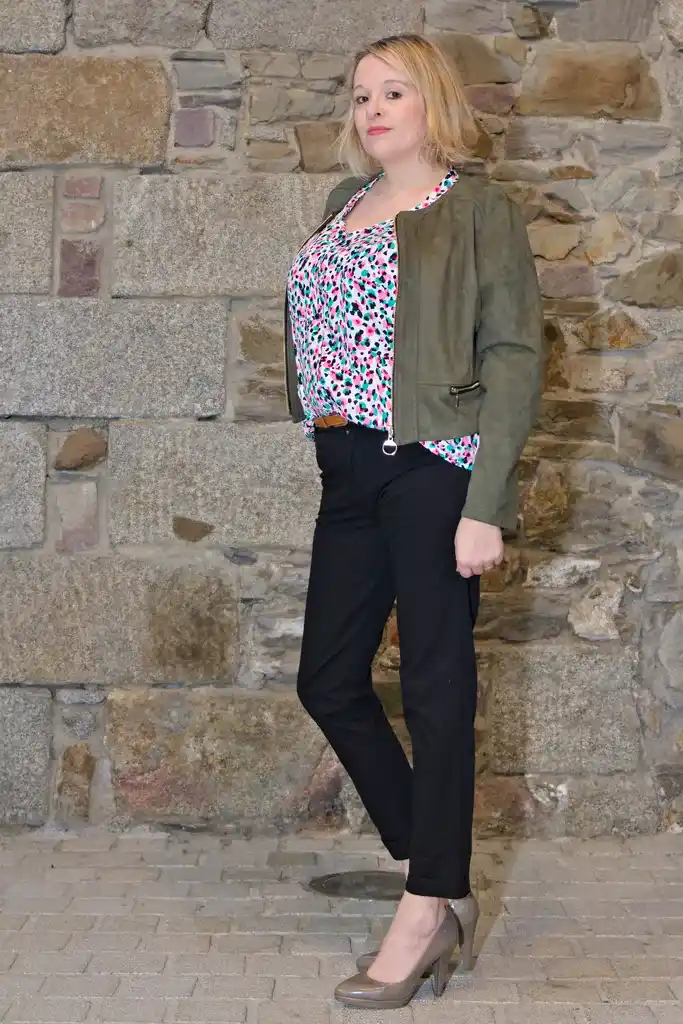 Pantalon chino taille haute Daphnes – Image 5