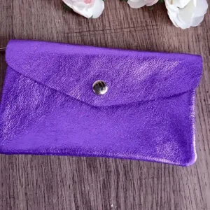 Porte monnaie en cuir métallisé violet