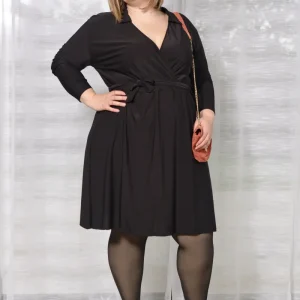 robe noire grande taille chic